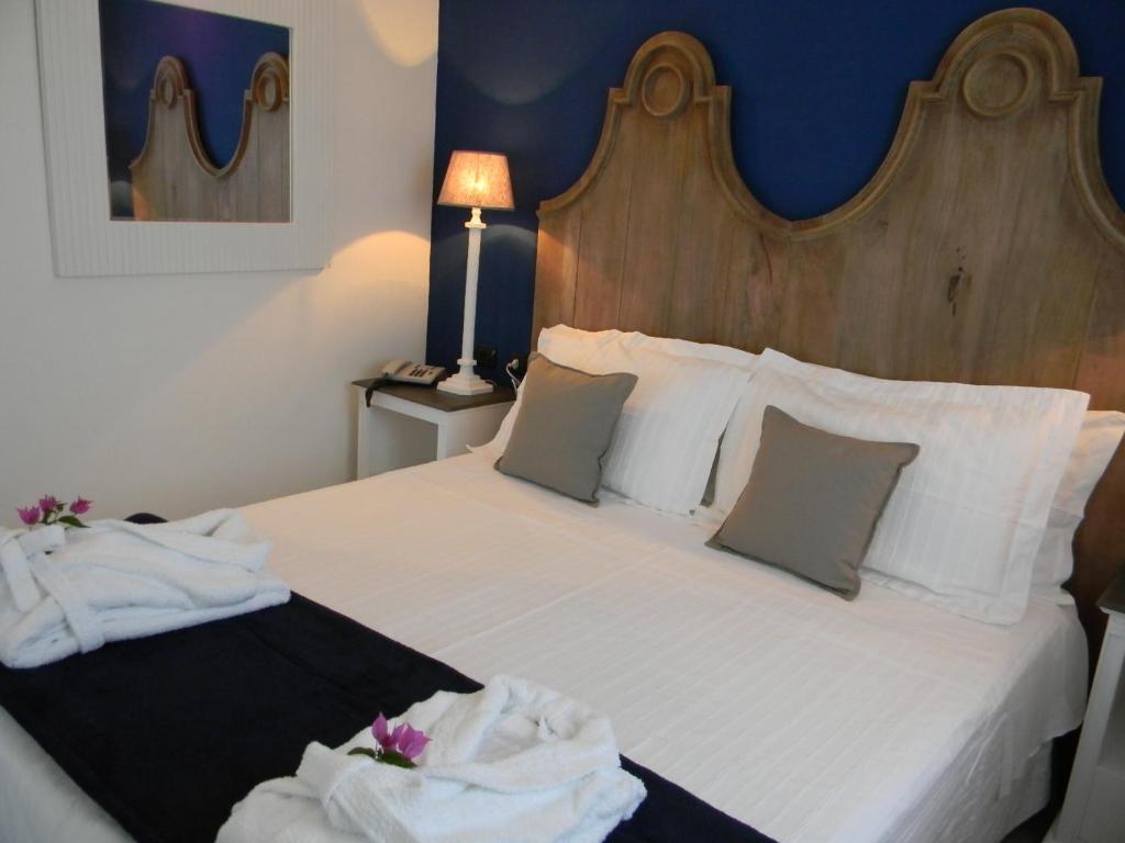Relais Fenicottero Rosa Guest House Porto Taverna Exterior photo